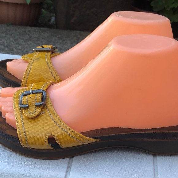 Dr. Scholl’s Big Buckle Yellow Strap Sandals - Picture 4 of 11